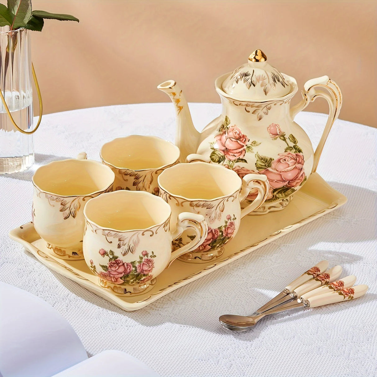 Conjunto de xícaras e pires de chá e arbustos floridos, conjunto de chá, conjunto de xícaras de chá florais de cerâmica marfim com rack dourado, conjunto de xícaras de café