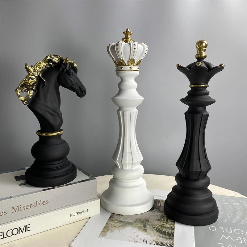 Northeuins resina retro internacional xadrez estatueta para interior rei cavaleiro escultura casa decoração de mesa sala estar