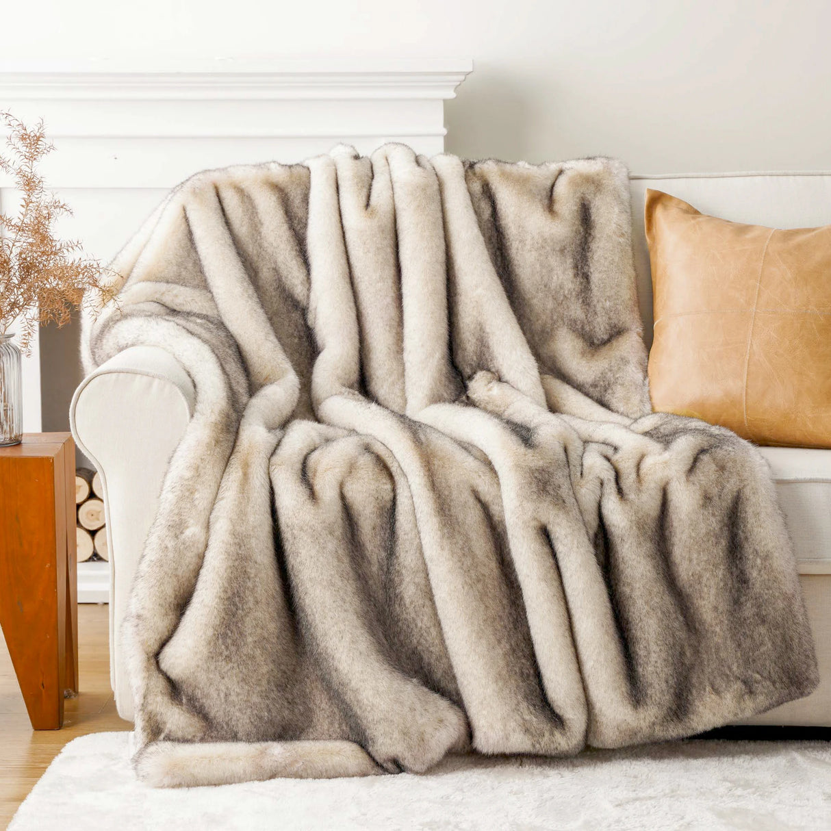 Luxurious Faux Fur Throw Blanket