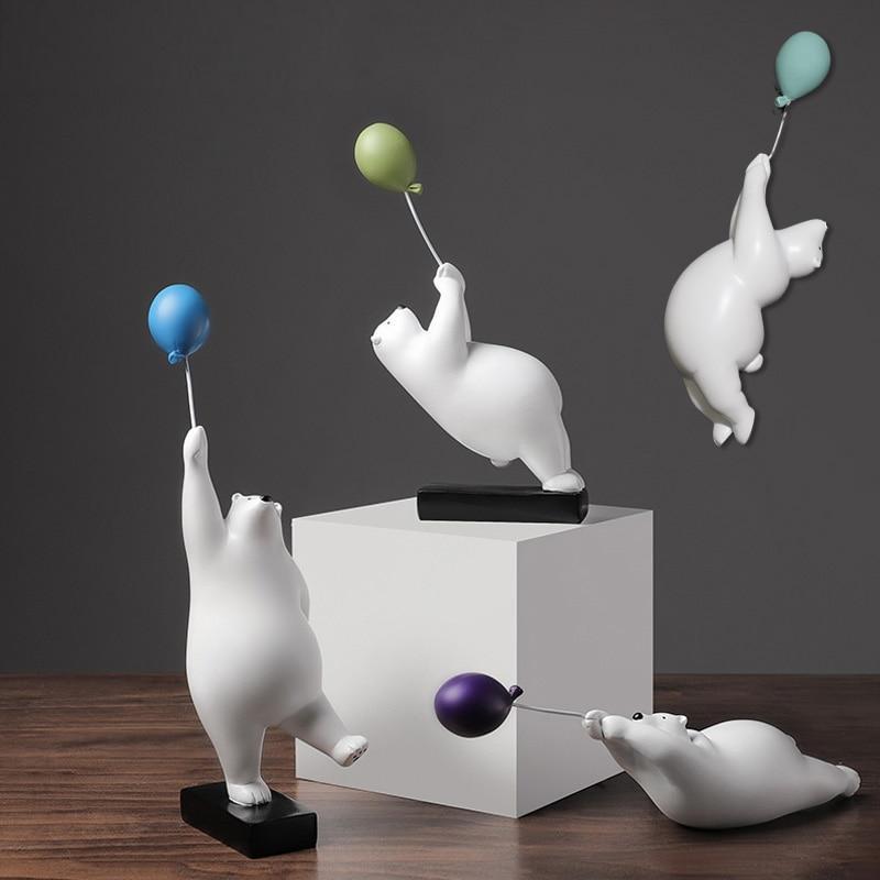 Nanu Polar Bear Balloon Sculpture