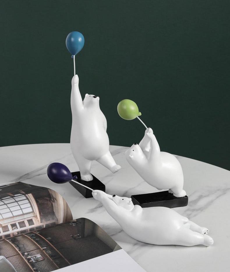 Nanu Polar Bear Balloon Sculpture