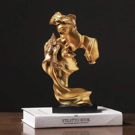 Mini Resin Lovers Statue Figurine Kissing Posture Model Craft Sculpture Ornament Home Decor Desktop Wine Cabinet Decoration