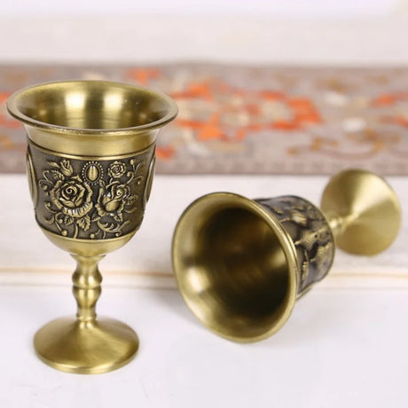 Copo de tiro vintage, taça de rosa de alívio de metal, mini copo de vodka portátil europeu, presente de decoração de sala de estar de casa de delicadeza, 1 peça