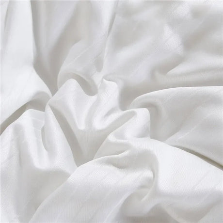 A colcha de seda amoreira é com recheio de seda 100% natural em todas as estações. É portátil, respirável e luxuoso