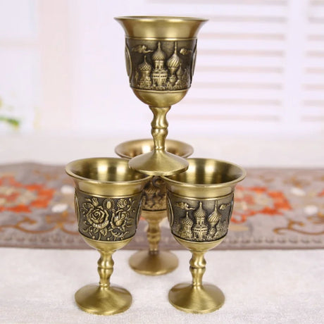 Copo de tiro vintage, taça de rosa de alívio de metal, mini copo de vodka portátil europeu, presente de decoração de sala de estar de casa de delicadeza, 1 peça